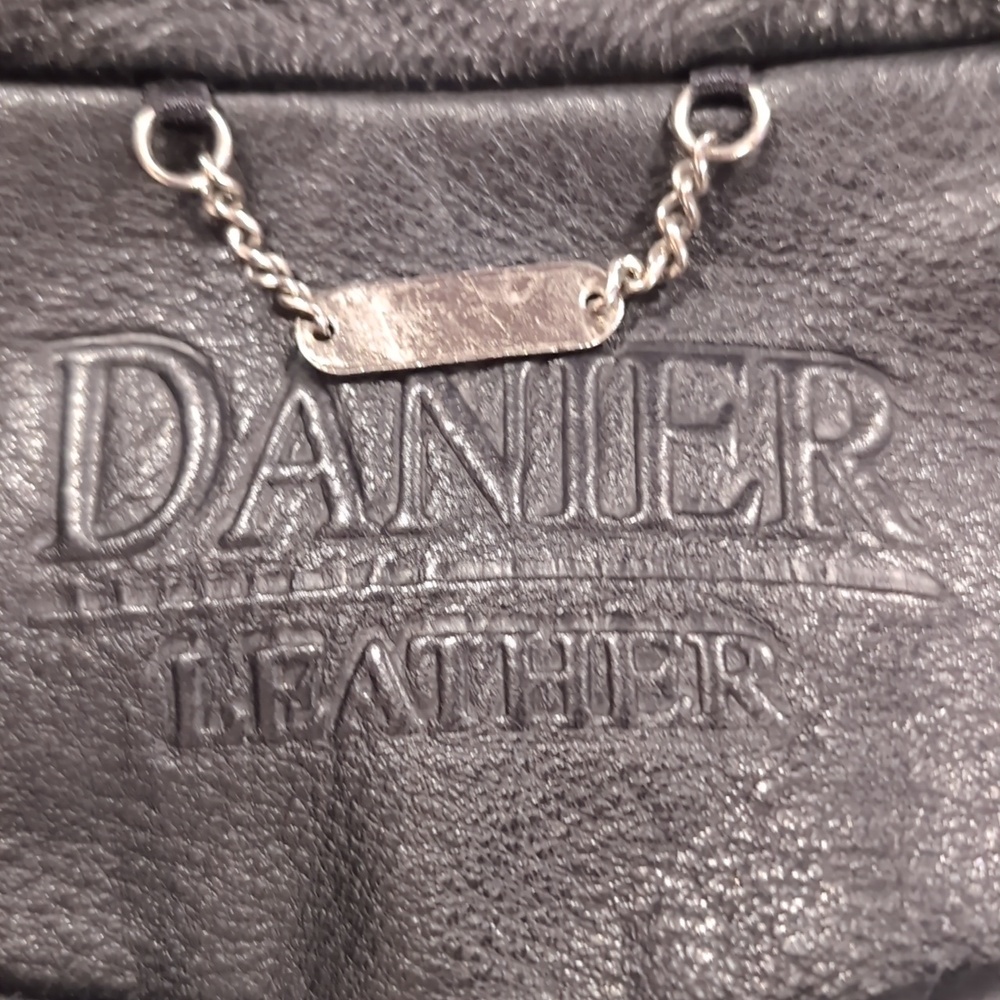 Vintage Danier Black Leather Zip-Front Fitted Jacket - Picture 7 of 14